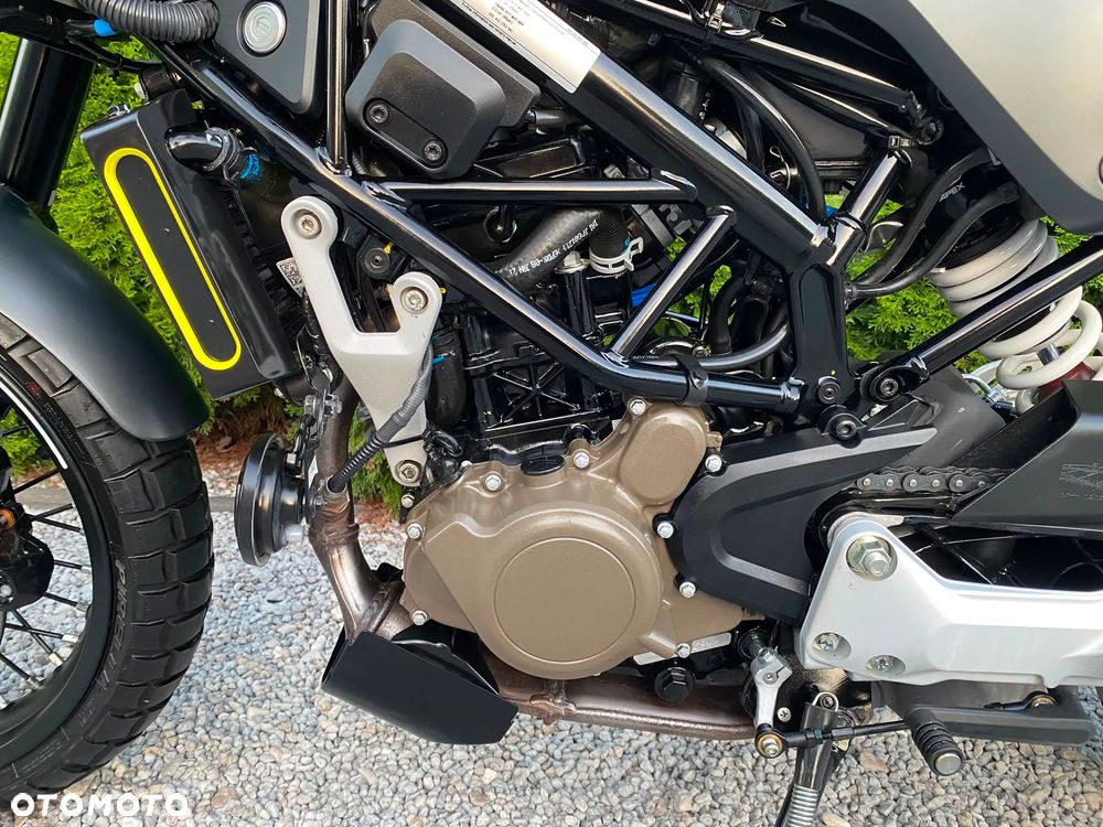 Husqvarna Svartpilen - 25