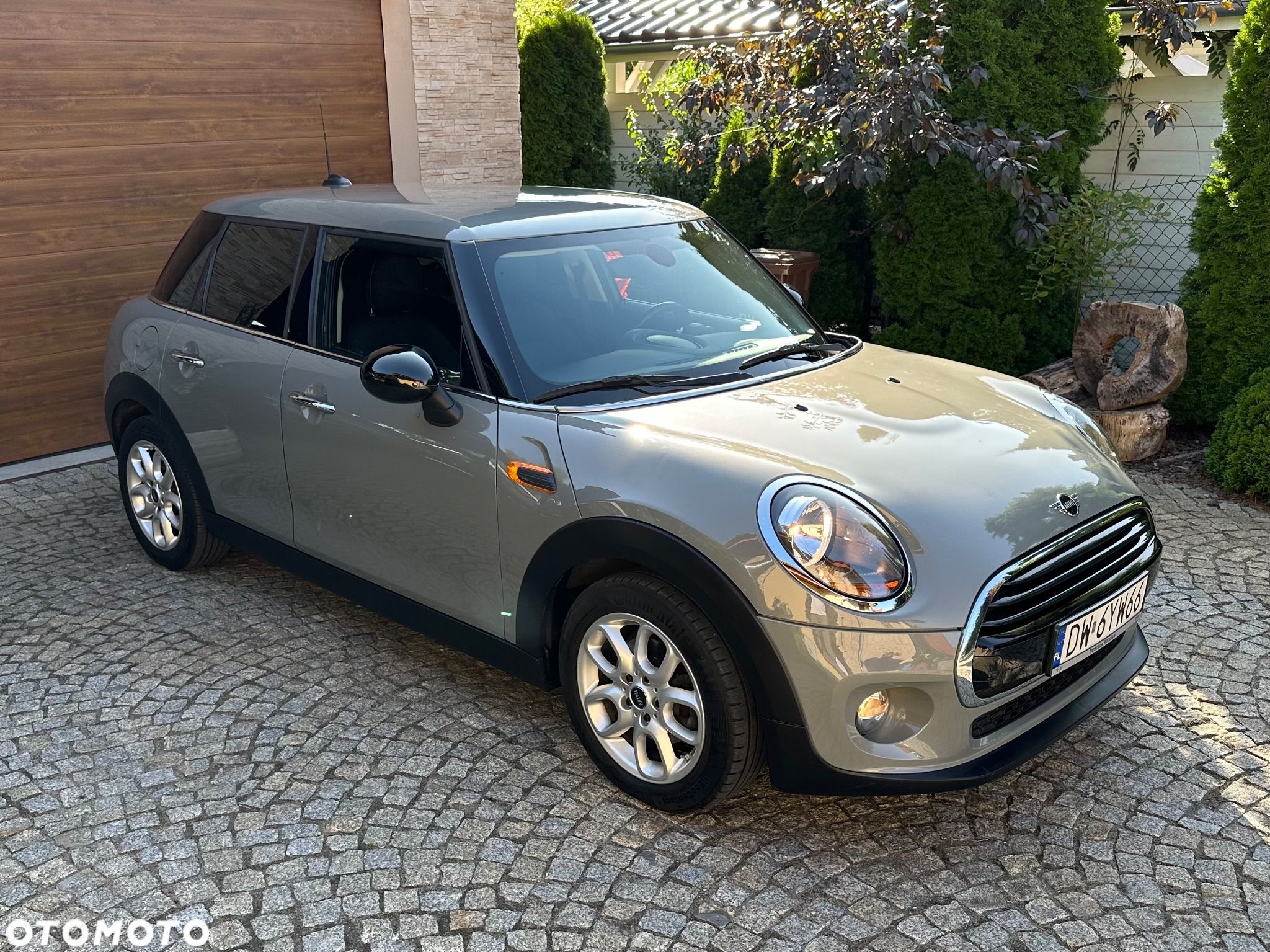 MINI Cooper Standard - 1