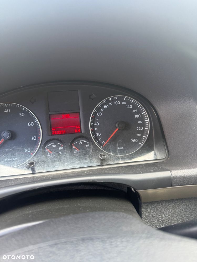 Volkswagen Touran 1.6 Trendline - 8