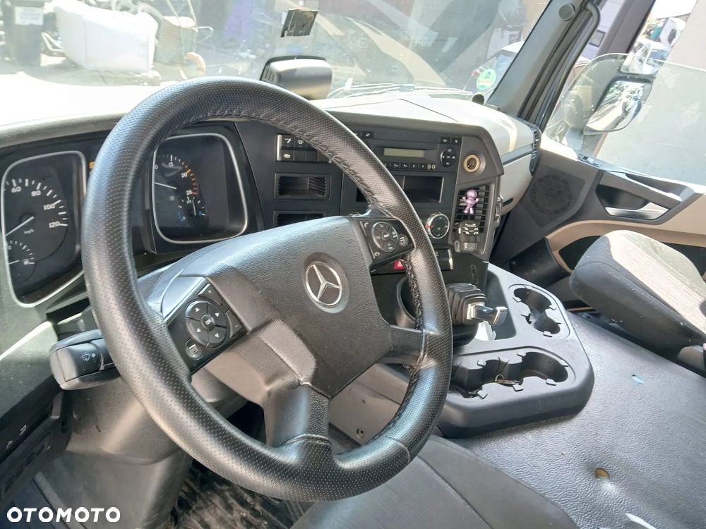 Mercedes-Benz Actros - 7