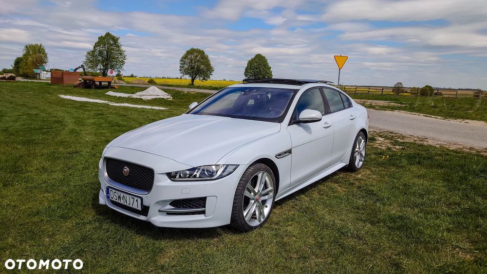 Jaguar XE 2.0 D AWD R-Sport - 8