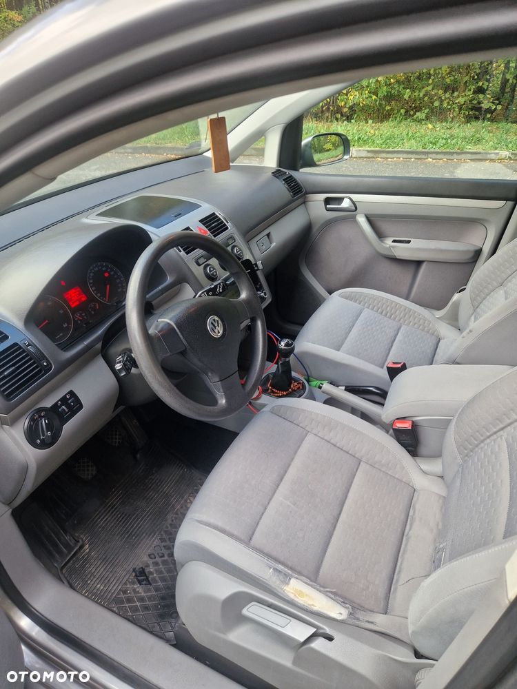 Volkswagen Touran - 8