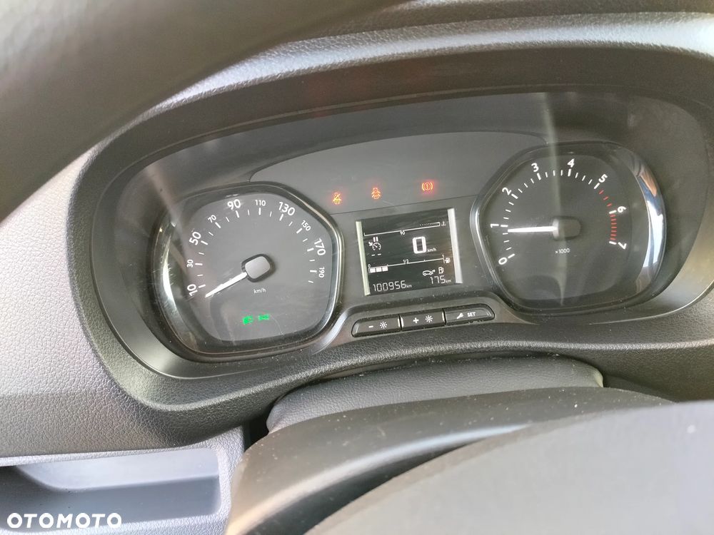 Opel Vivaro - 11