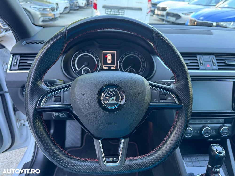 Skoda Octavia 2.0 TDI DSG RS - 10