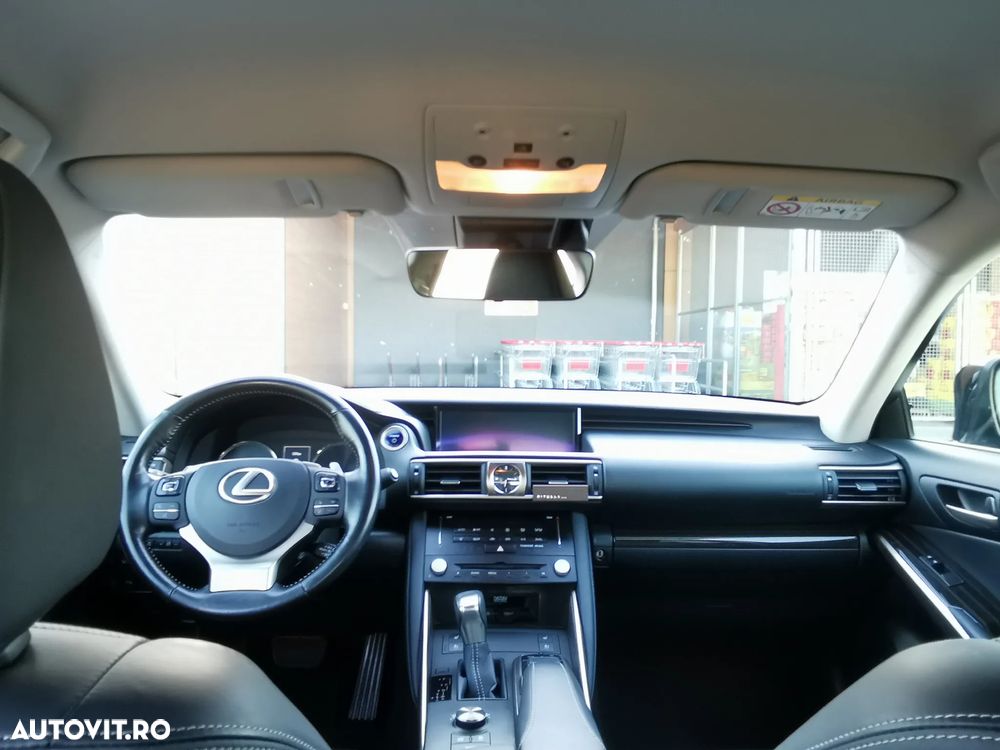 Lexus Seria IS Luxury Line - 12