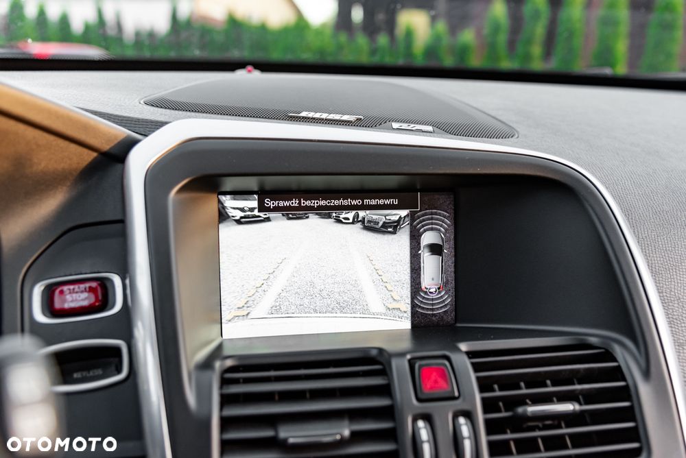 Volvo XC 60 T6 AWD R-Design - 36