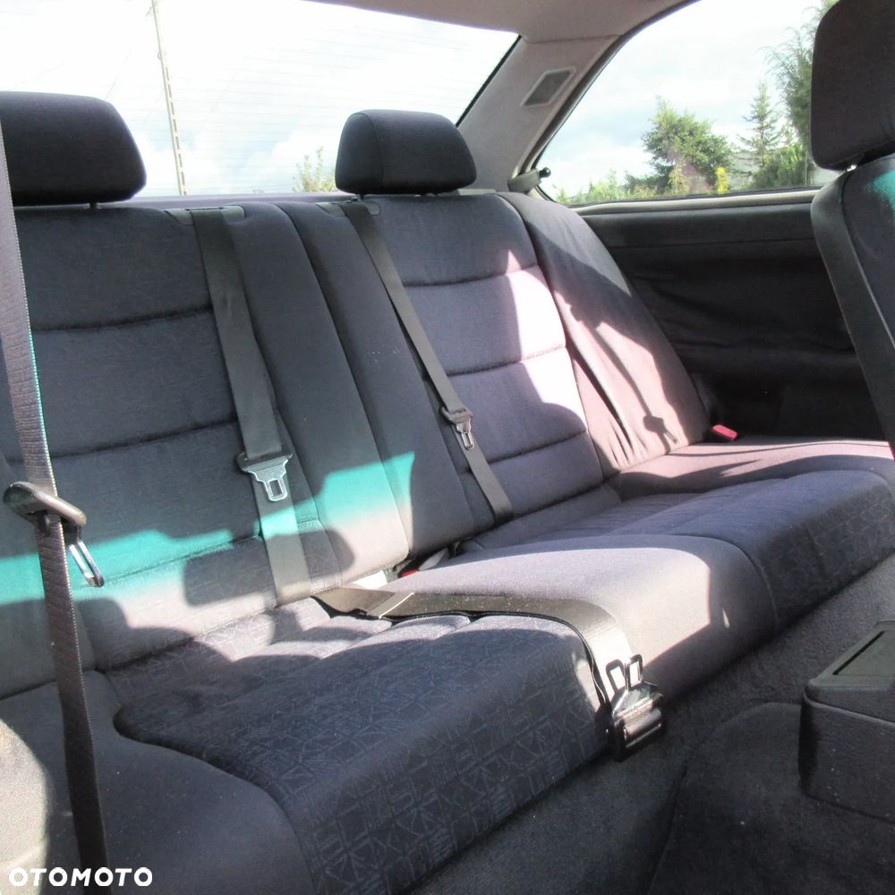BMW Seria 3 318ti - 26