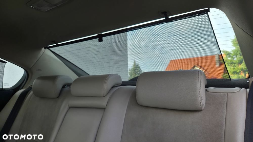 Toyota Avensis 1.8 Sol plus NAVI - 3