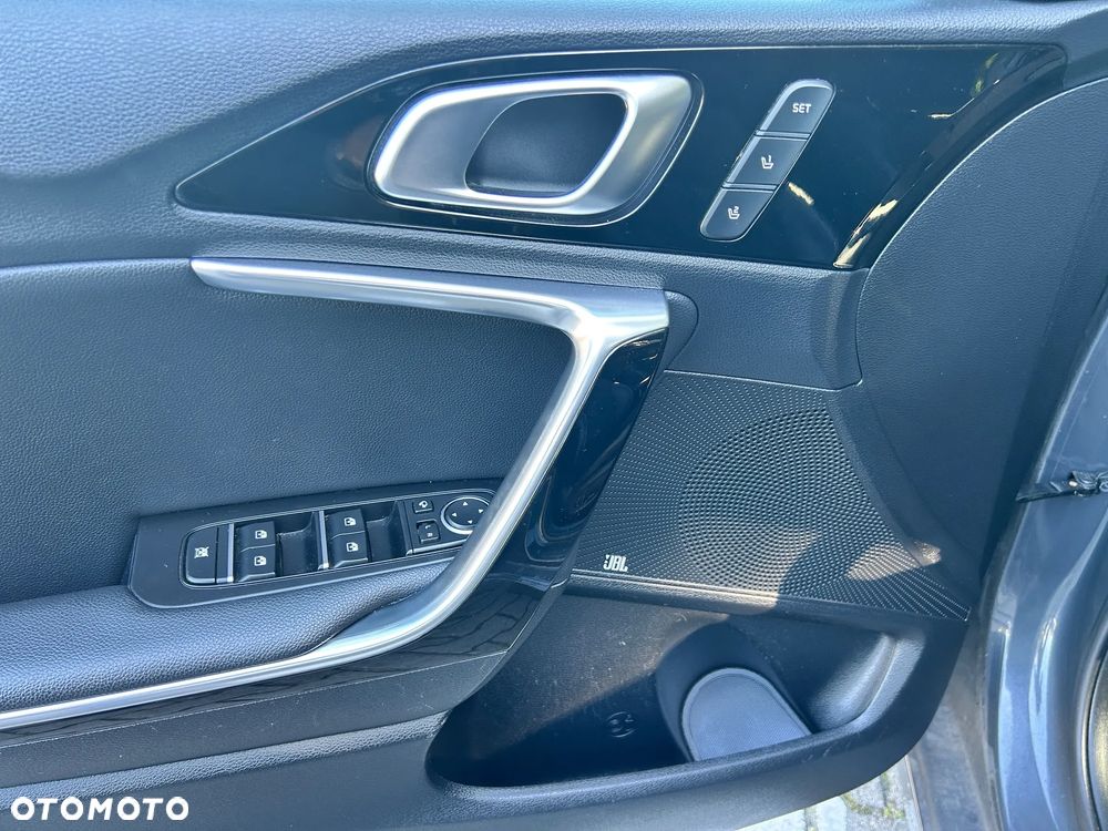 Kia Ceed - 15