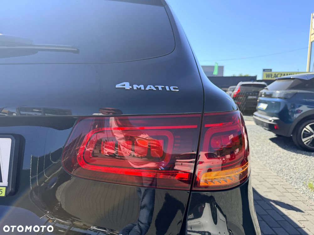 Mercedes-Benz GLC 200 4Matic 9G-TRONIC AMG Line - 11
