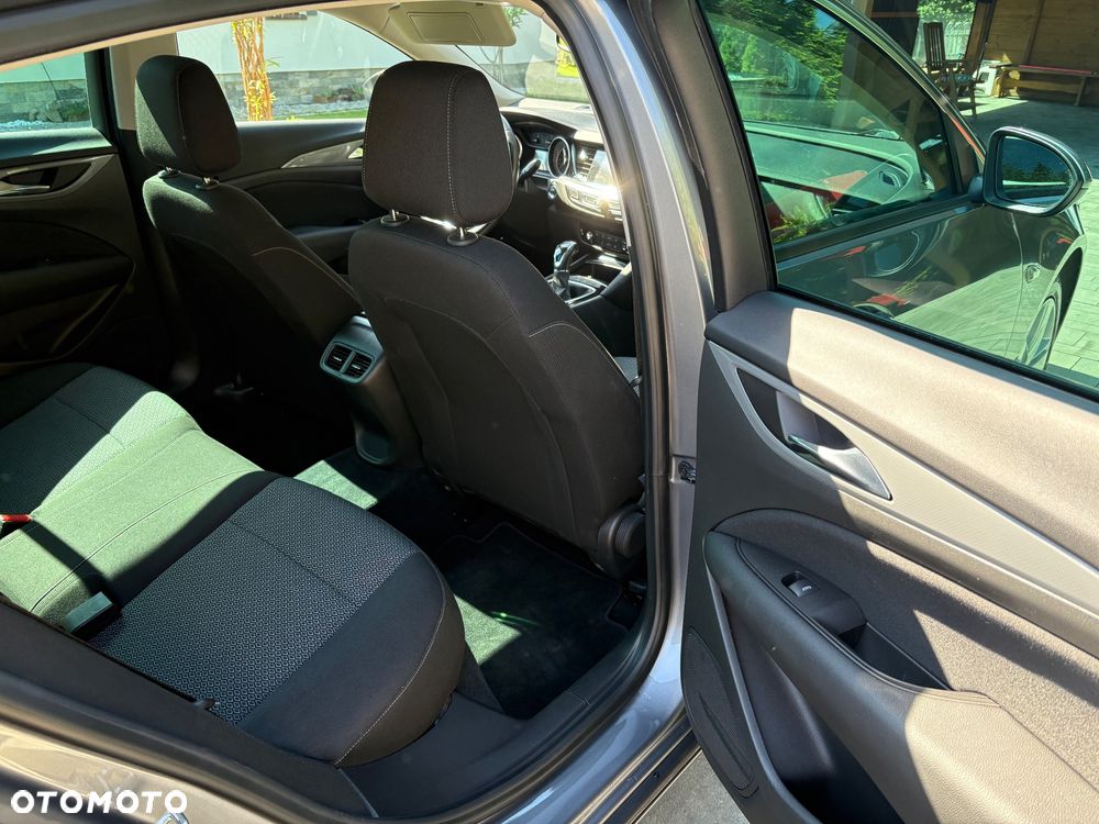 Opel Insignia - 10