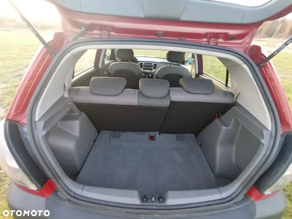 Kia Rio - 2