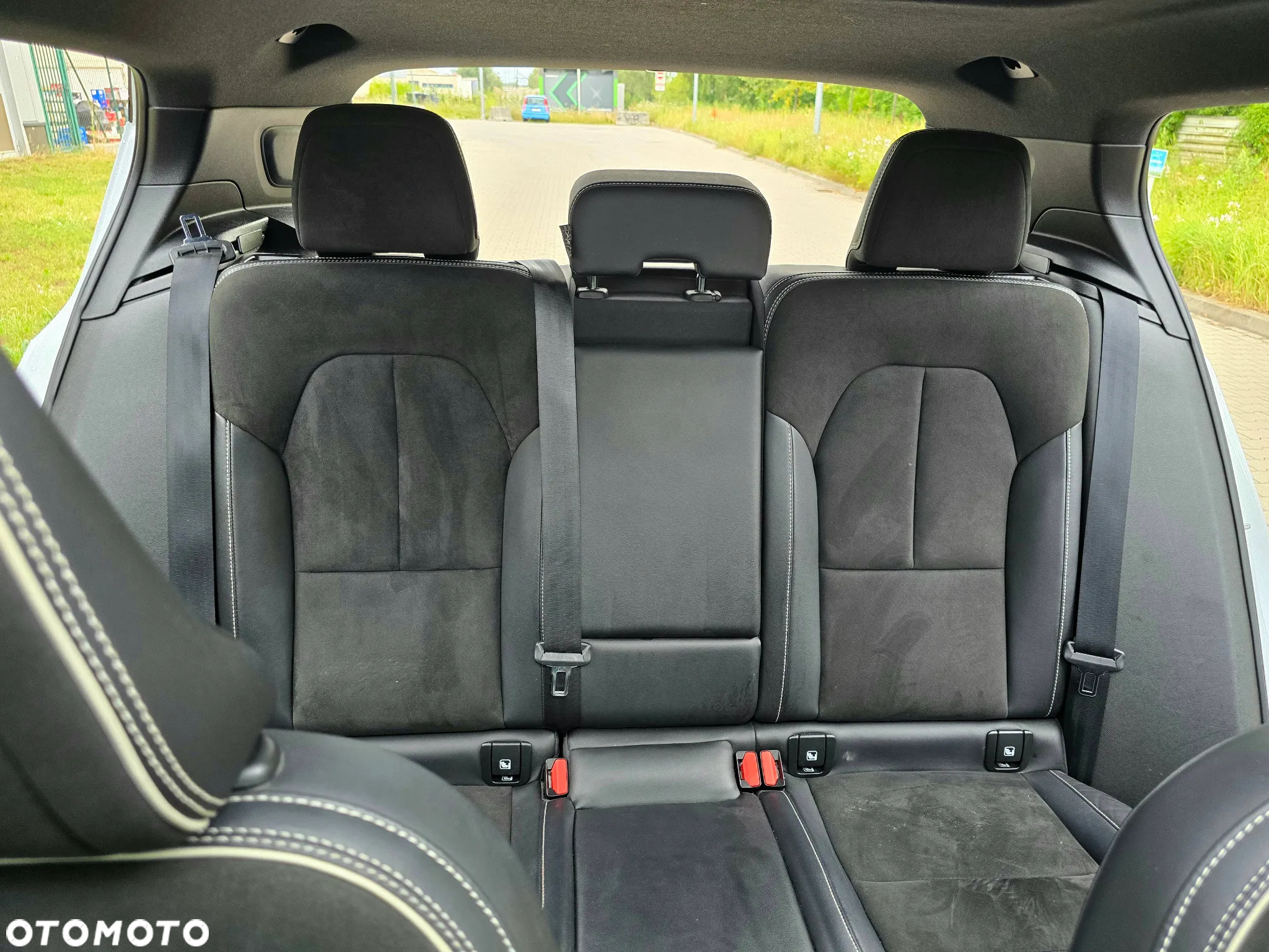 Volvo XC 40 B4 B AWD R-Design - 22