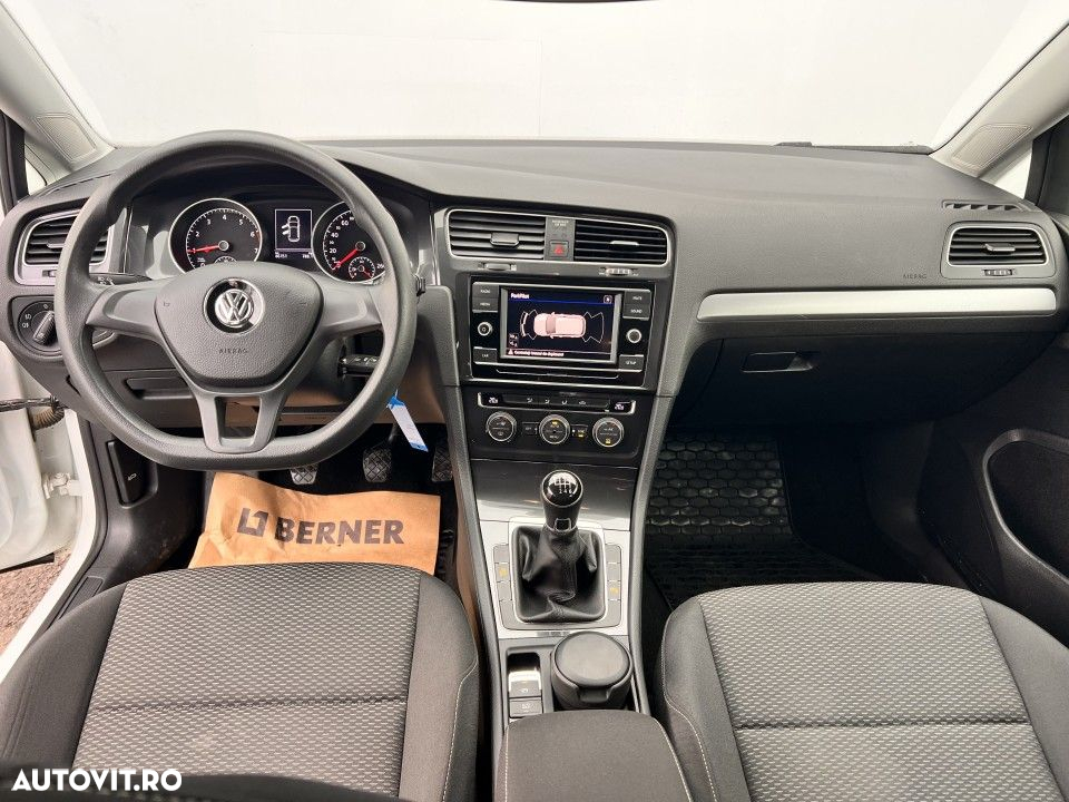 Volkswagen Golf - 5