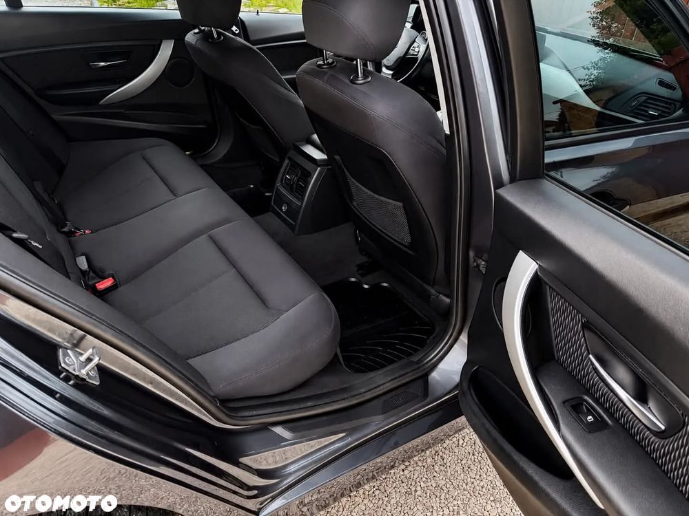 BMW Seria 3 - 24