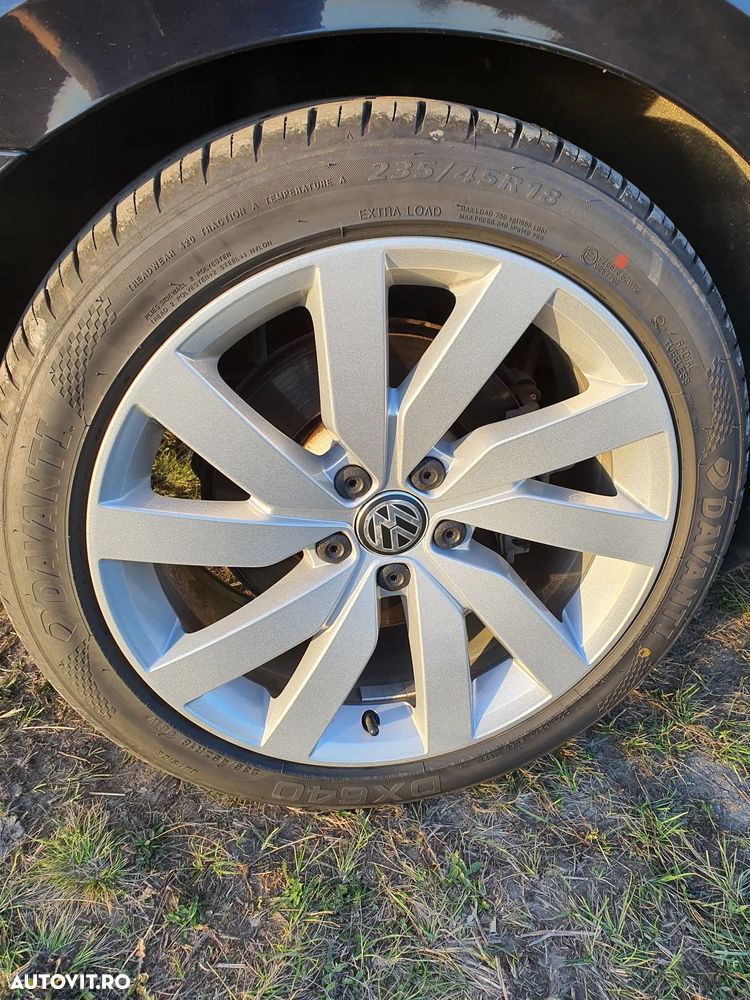 Volkswagen Passat - 12