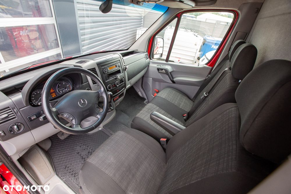 Mercedes-Benz Sprinter 319 - 10