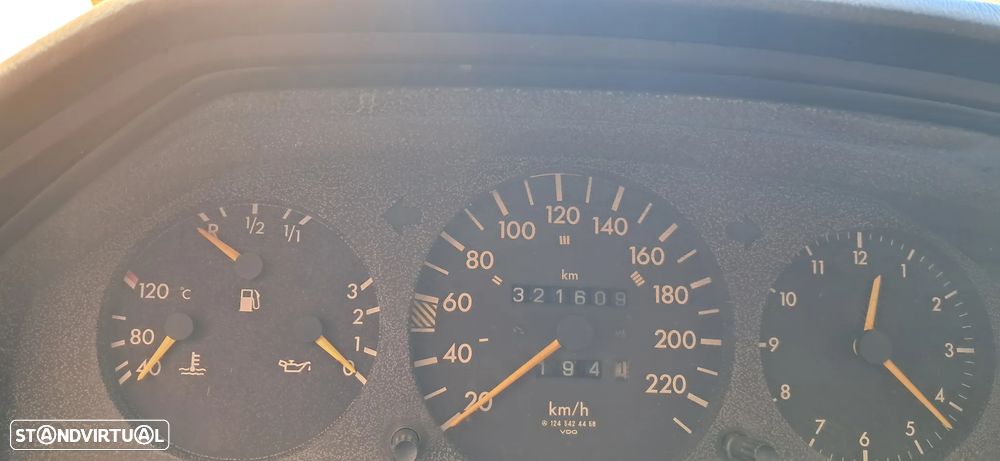 Mercedes-Benz W124 (1984-1997) 200 D - 8