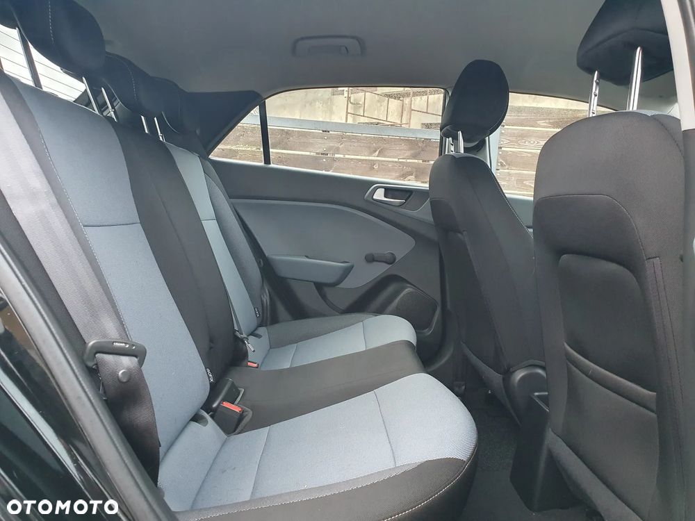 Hyundai i20 blue 1.2 Classic - 11