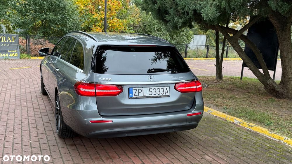 Mercedes-Benz Klasa E 200 CGI BlueEFFICIENCY Automatik Avantgarde - 8