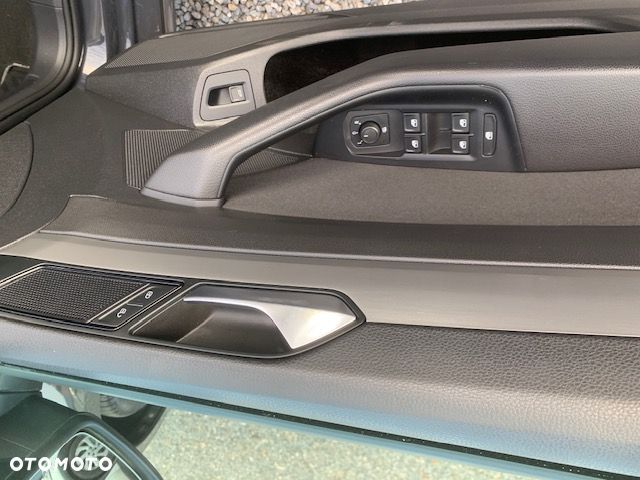 Volkswagen Passat - 15