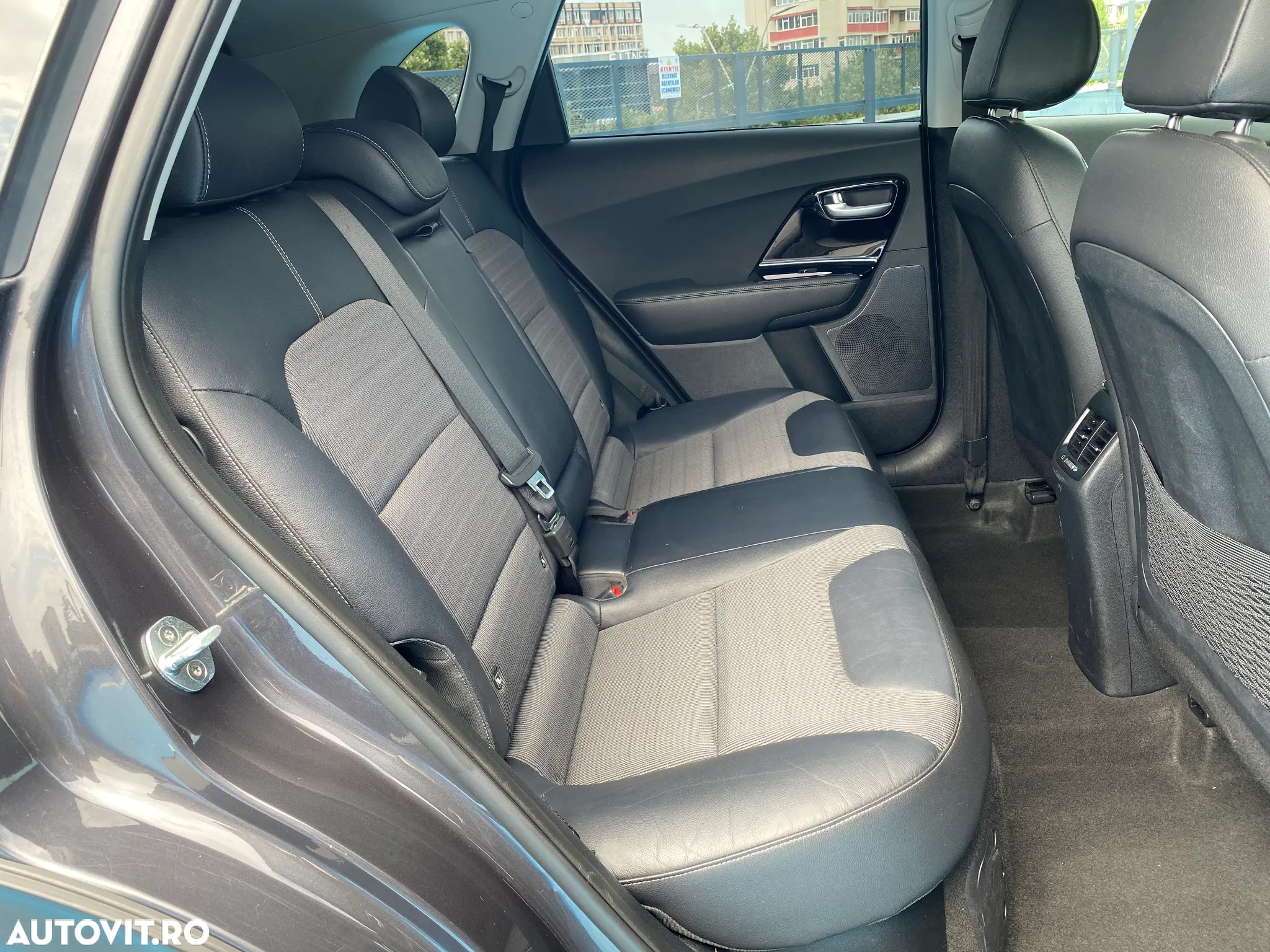 Kia Niro 1.6 GDI HEV 2WD OPF Aut. Edition 7 - 29