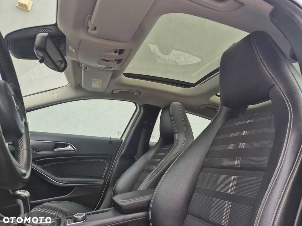 Mercedes-Benz GLA 200 UrbanStyle Edition - 12