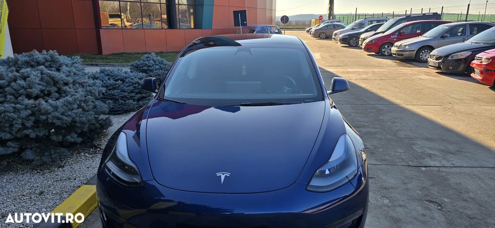 Tesla Model 3 - 7