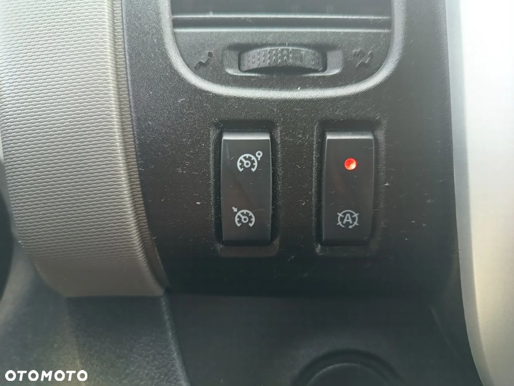 Renault Trafic - 25