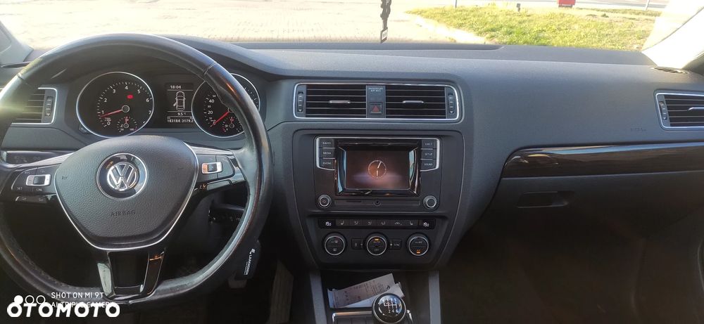 Volkswagen Jetta 1.2 TSI BlueMotion Technology Comfortline - 2