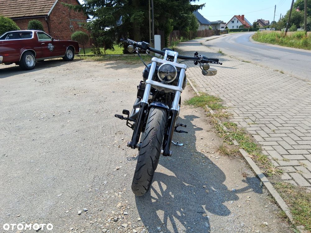 Harley-Davidson Softail Breakout - 4