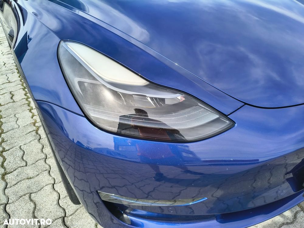 Tesla Model 3 - 6