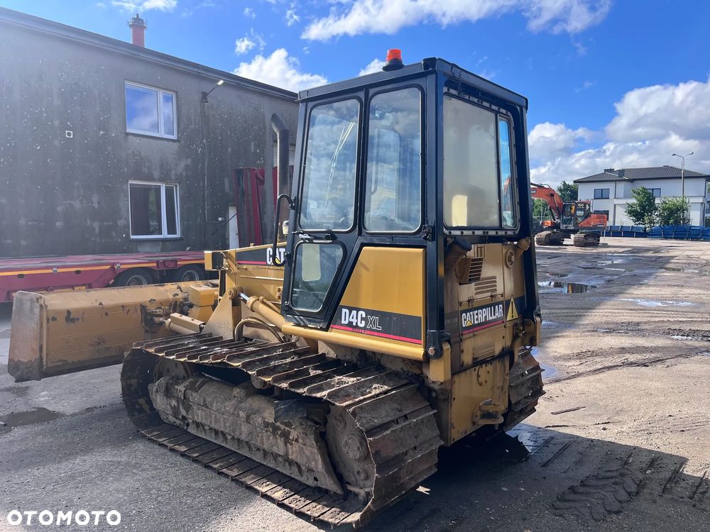 Caterpillar D4C - 6