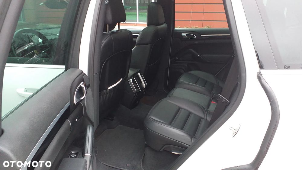 Porsche Cayenne S Diesel - 11