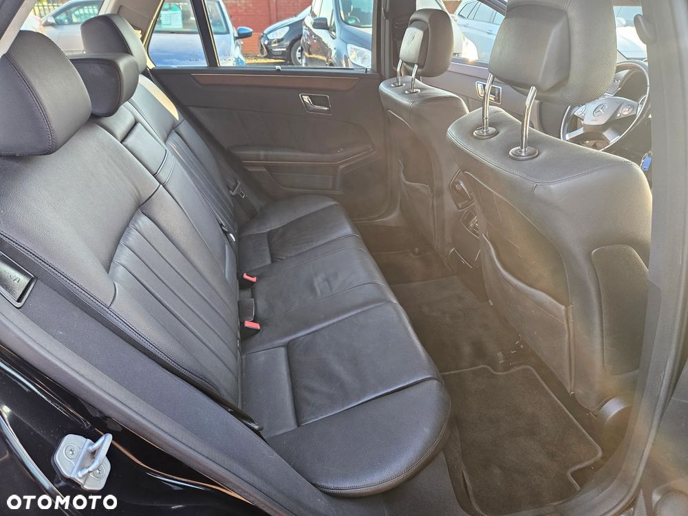 Mercedes-Benz Klasa E 350 CDI DPF BlueEFFICIENCY 7G-TRONIC Elegance - 19