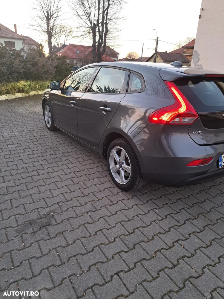 Volvo V40 D2 Kinetic - 9