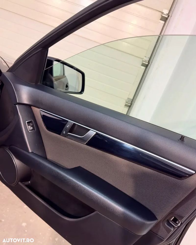 Mercedes-Benz C 180 Avantgarde Edition - 10