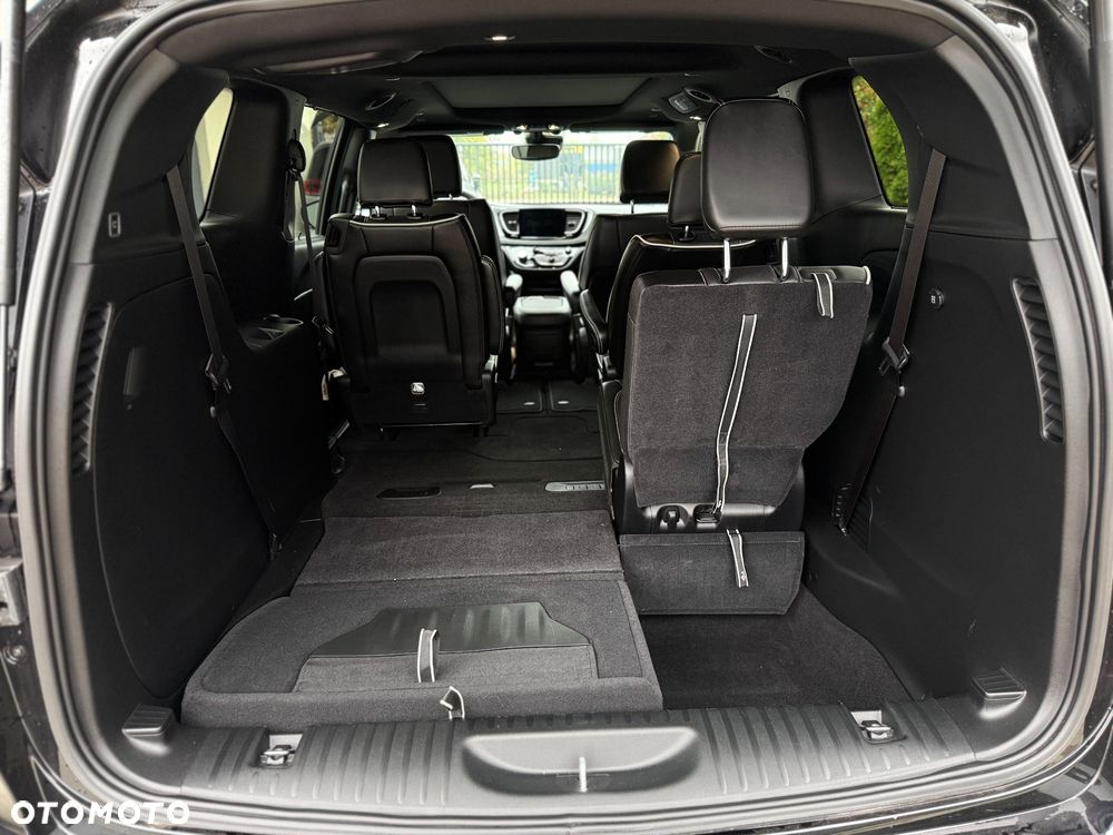 Chrysler Pacifica - 31