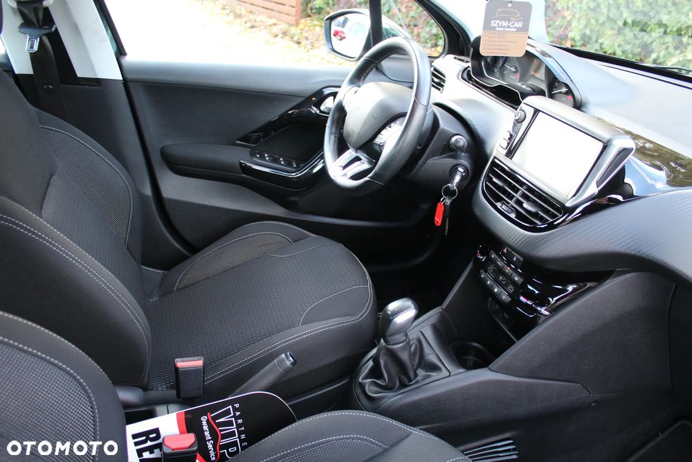 Peugeot 208 1.2 PureTech Allure - 23