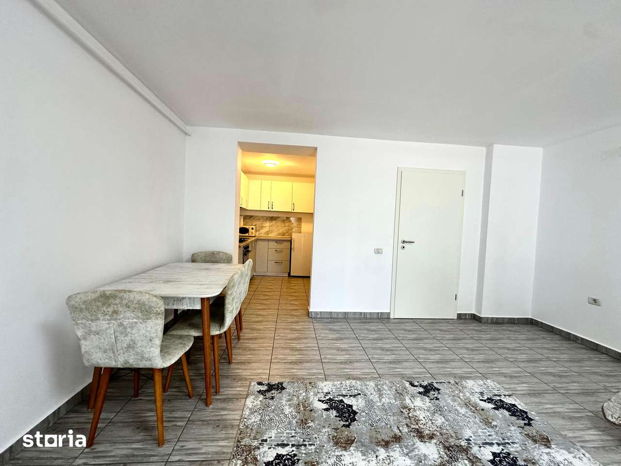 Garsonieră de închiriat | Sânpetru | Curte proprie 20 mp | Parcare — fotografia 3
