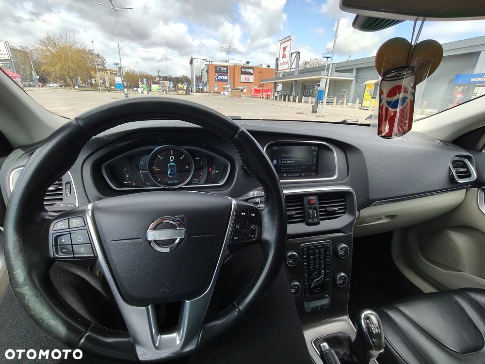Volvo V40 D2 Momentum - 8