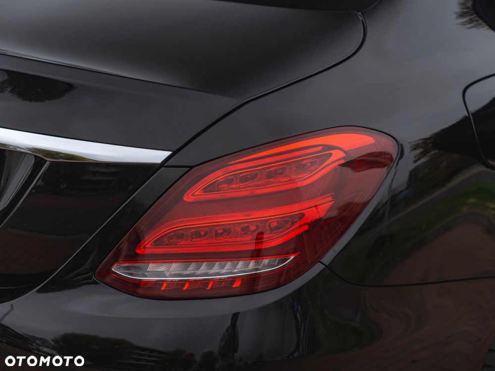 Mercedes-Benz Klasa C 250 9G-TRONIC - 18