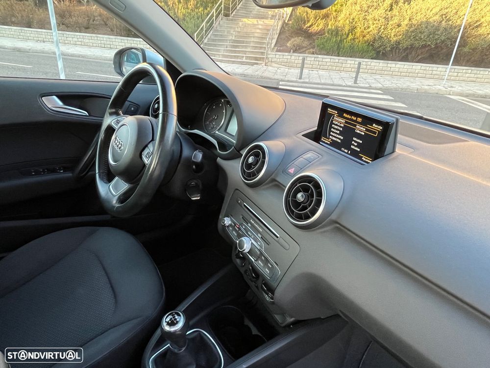 Audi A1 Sportback 1.6 TDI S-line - 16