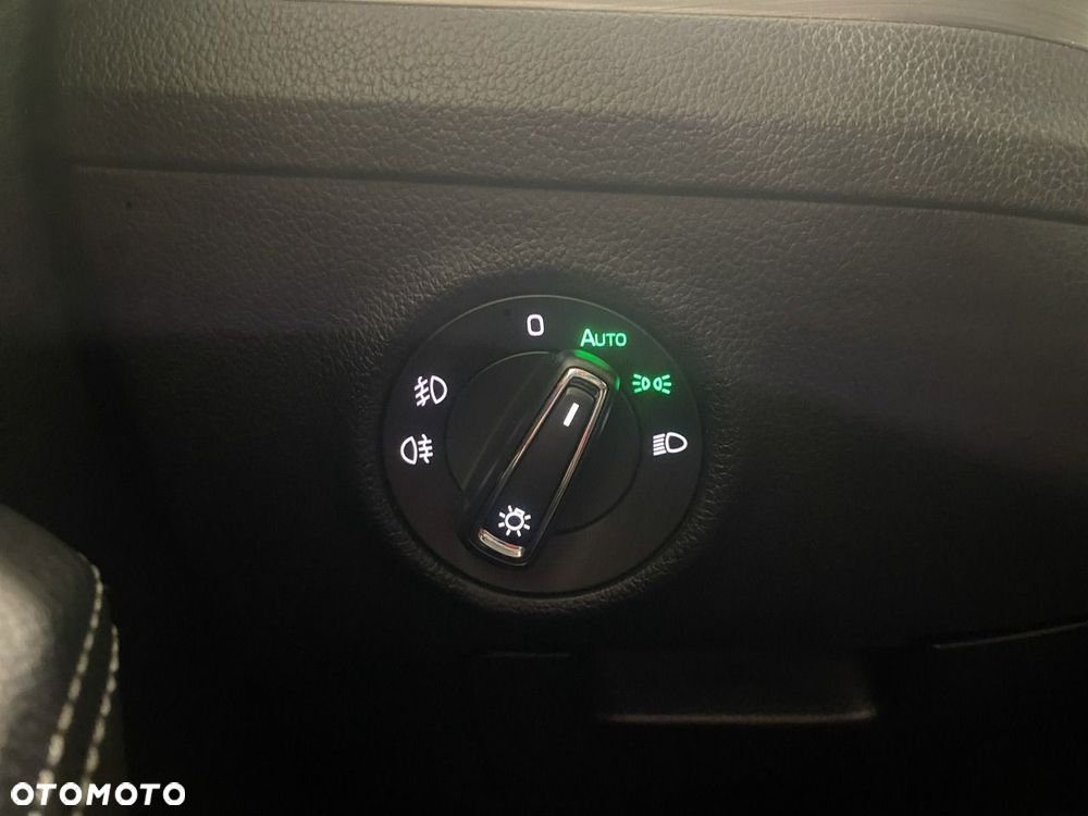 Skoda Superb 2.0 TDI SCR Style DSG - 29