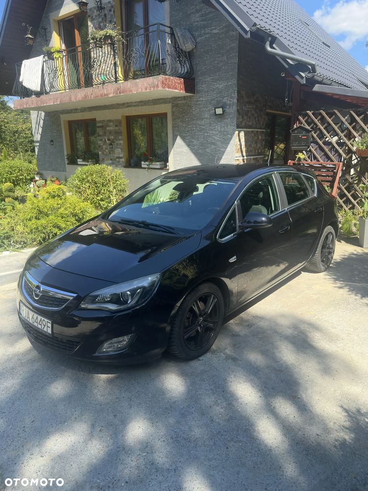 Opel Astra 2009 photo 2