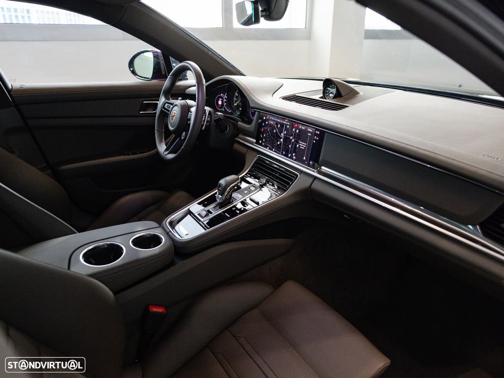Porsche Panamera 4 E-Hybrid Platinum Edition - 40