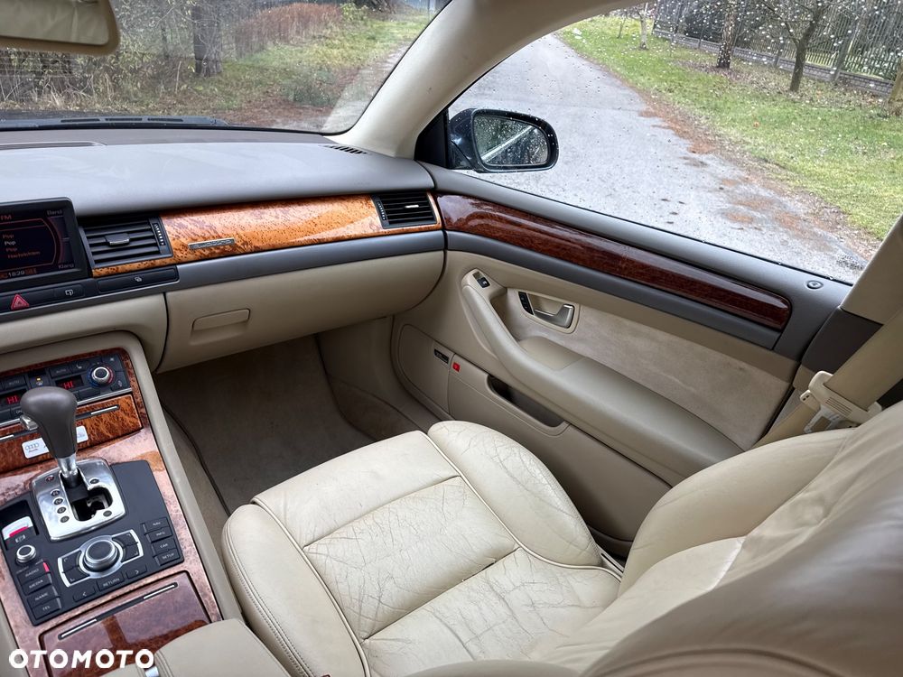 Audi A8 4.2 Quattro - 26
