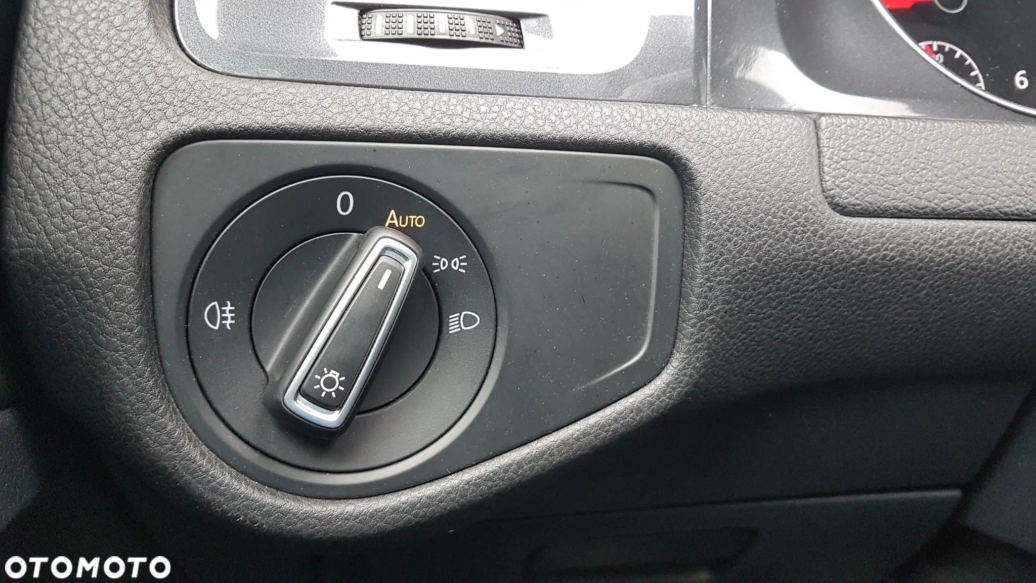 Volkswagen Golf VII 1.6 TDI BMT Comfortline - 28