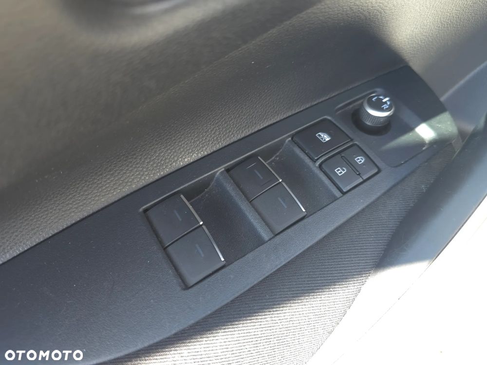 Toyota Corolla 1.8 Hybrid Comfort - 17