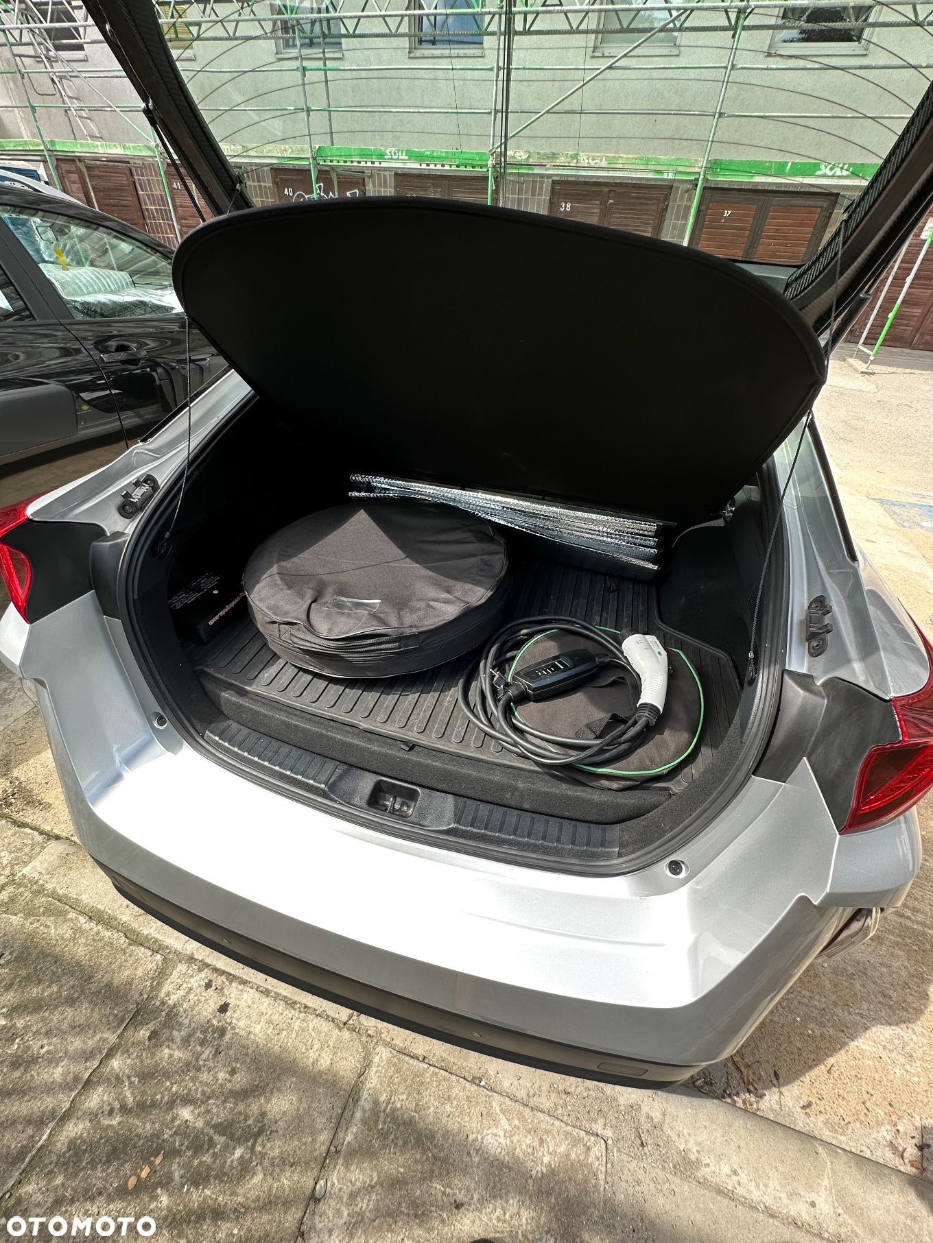 Toyota Prius 1.8 Hybrid Premium - 24